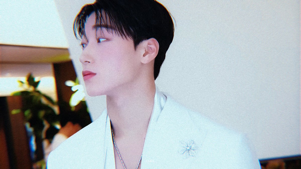 Code99710's tweet image. SAN in Dolce&amp;amp;Gabbana S/S 2025

#산 #SAN #에이티즈 #ATEEZ