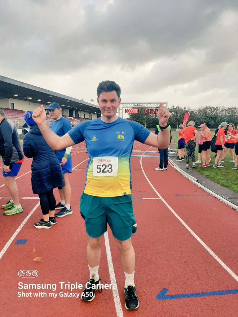 FlynnNelius's tweet photo. A very windy morning for the @RebelRunCork!! 💨😂 Great to be able to finish on the @MTUCork_Sports running track however!! 🥳 #rebelrun #StormAshley https://t.co/PmldSpzAUe
