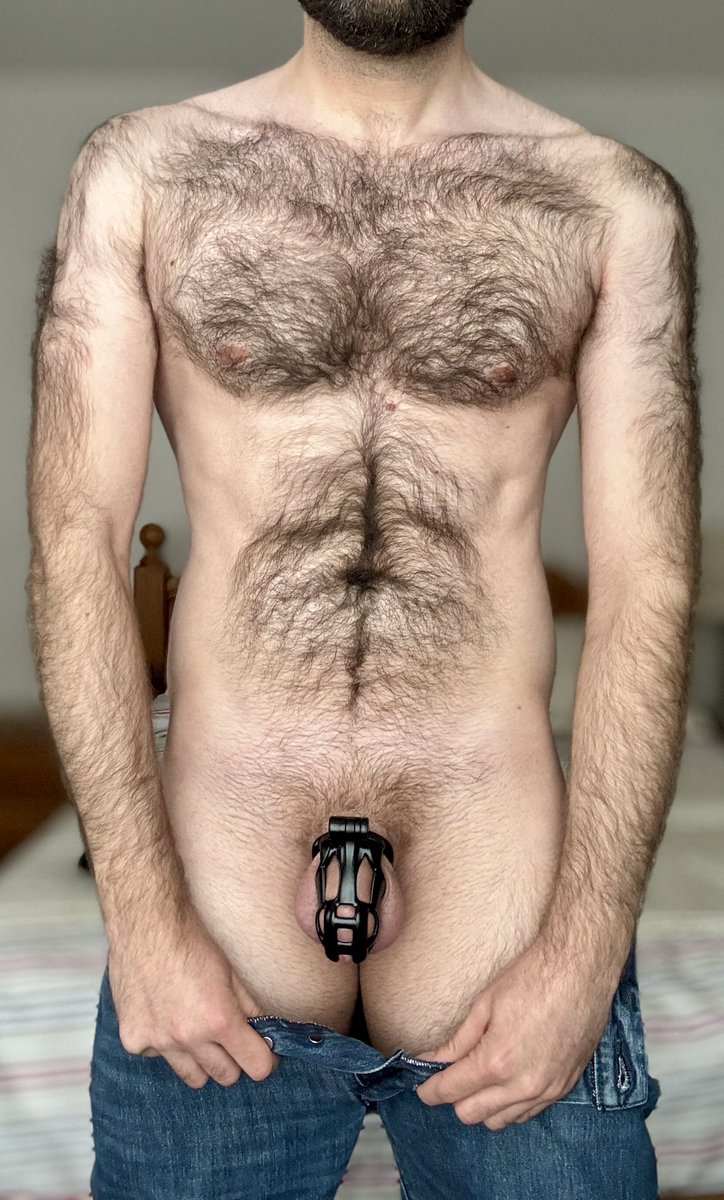Between consenting adults, and what’s been agreed to, there are no “shoulds” or “shouldn’ts”, especially not ones based on stereotypes. Kink is about fun. Do you and enjoy it 🐺🔐

#gaychastity #teamlocked #gaysub #gaythong #gayswitch #gayhairy #gaywolf #locktober #gaykink