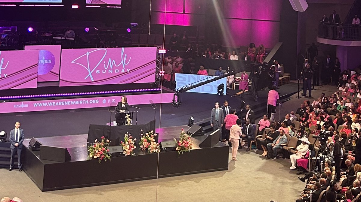 bluestein's tweet photo. Vice President Harris takes the stage at New Birth Missionary Baptist Church, where she is encouraging a “souls to the polls” drive to early vote this Sunday. The congregation sang her happy birthday after she arrived at the south DeKalb mega church. #gapol https://t.co/KxrnkpF4gk