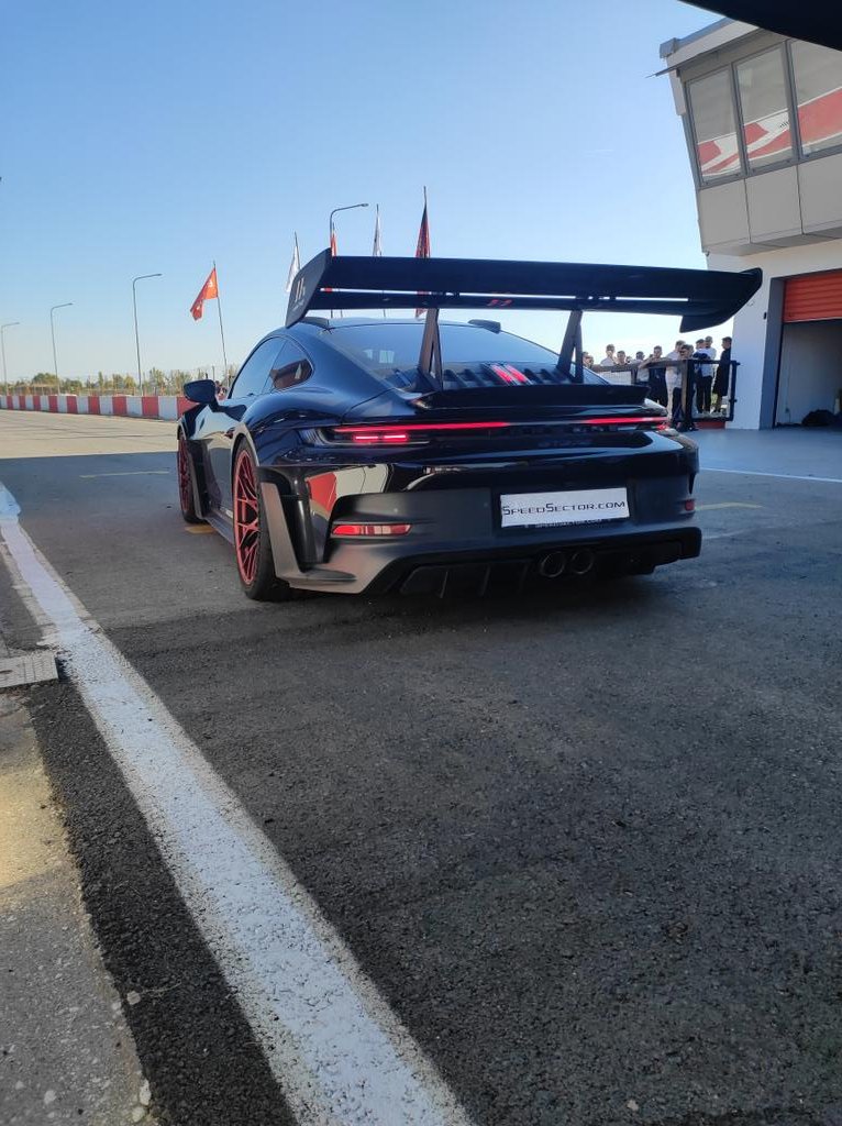 SnatchOver's tweet image. Irl $GIGA shilling part 5436942...

It&apos;s not a coincidence that normies hold the supply of Giga!
By the time I was shilling at this supercar circuit event ,they told me exactly what @MustStopMurad says.
That $GIGA is massively undervalued and the fact that I could make them…