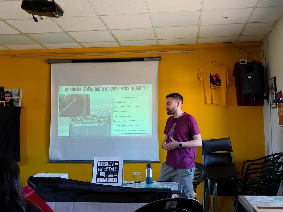 Aquest matí La Pioixa ha acollit la formació a mans de <a href="/BdsGirona/">Girona amb Palestina - BDS</a> sobre la situació actual a Palestina.

Un cop més, denunciem el genocidi que està cometent el govern sionista israelià i mostrem tota la nostra solidaritat fins que Palestina aconsegueixi la seva llibertat.