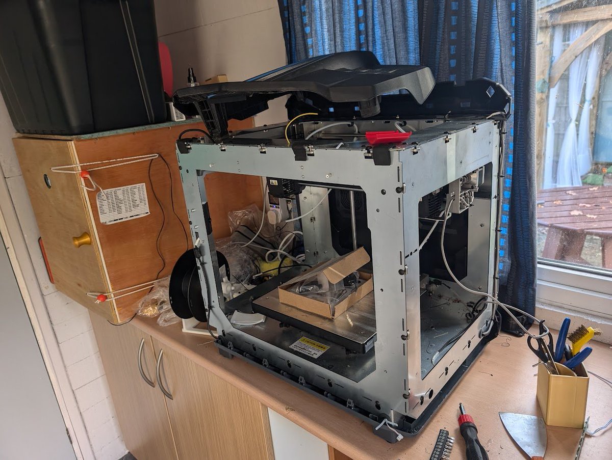 Oddity3D's tweet photo. breaking down a 45kg printer for parts is hard work https://t.co/QkFayRMDn9