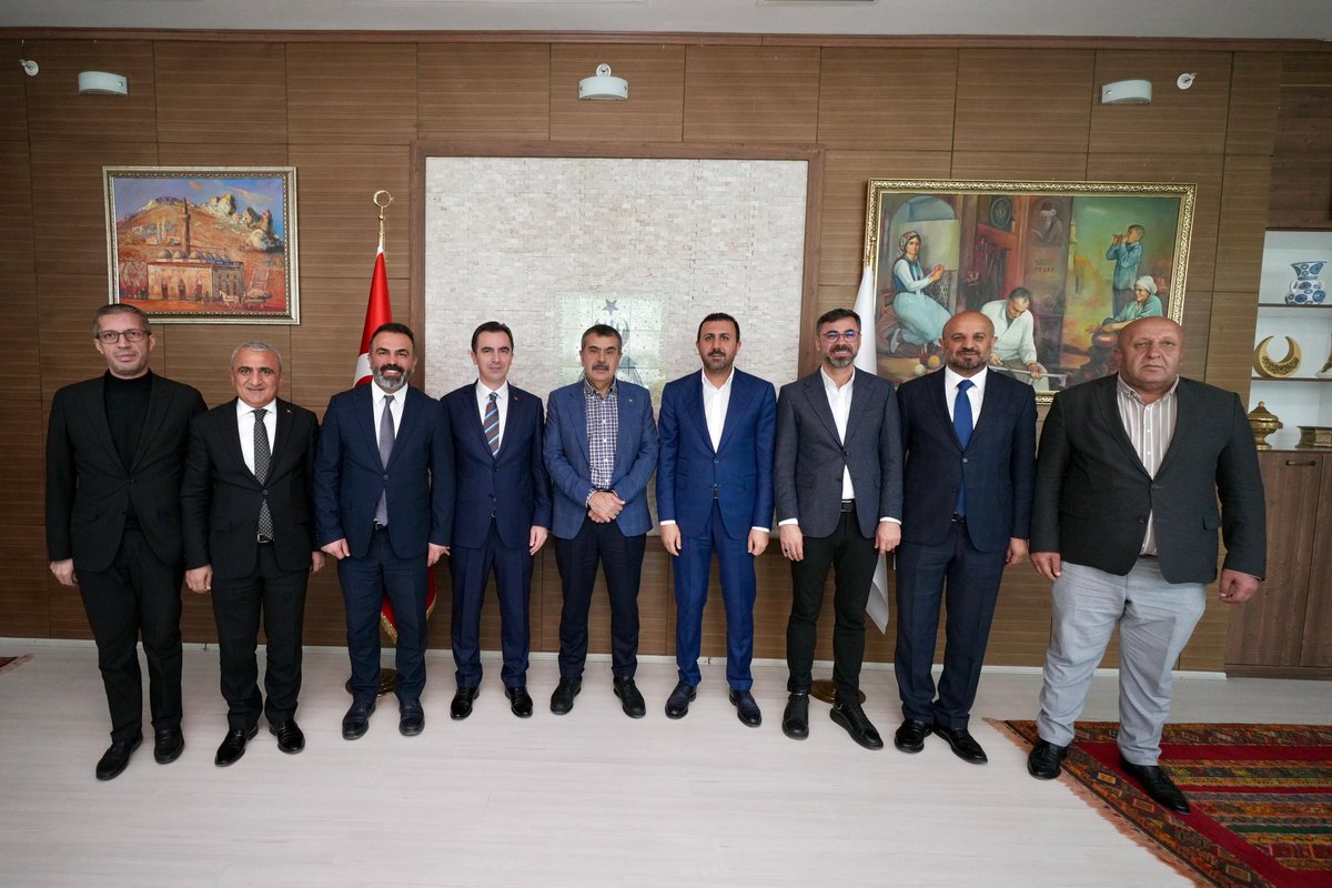 📍Bitlis/ Valilik Ziyareti ve İl Eğitim Değerlendirme Toplantısı

Bitlis Valiliğimizi ziyaret ederek Valimiz Ahmet Karakaya'dan ilimizde gerçekleştirilen eğitim çalışmaları ile ilgili bilgiler aldık, ardından Belediye Başkanımız, İl Başkanımız, Milletvekilimiz ve il