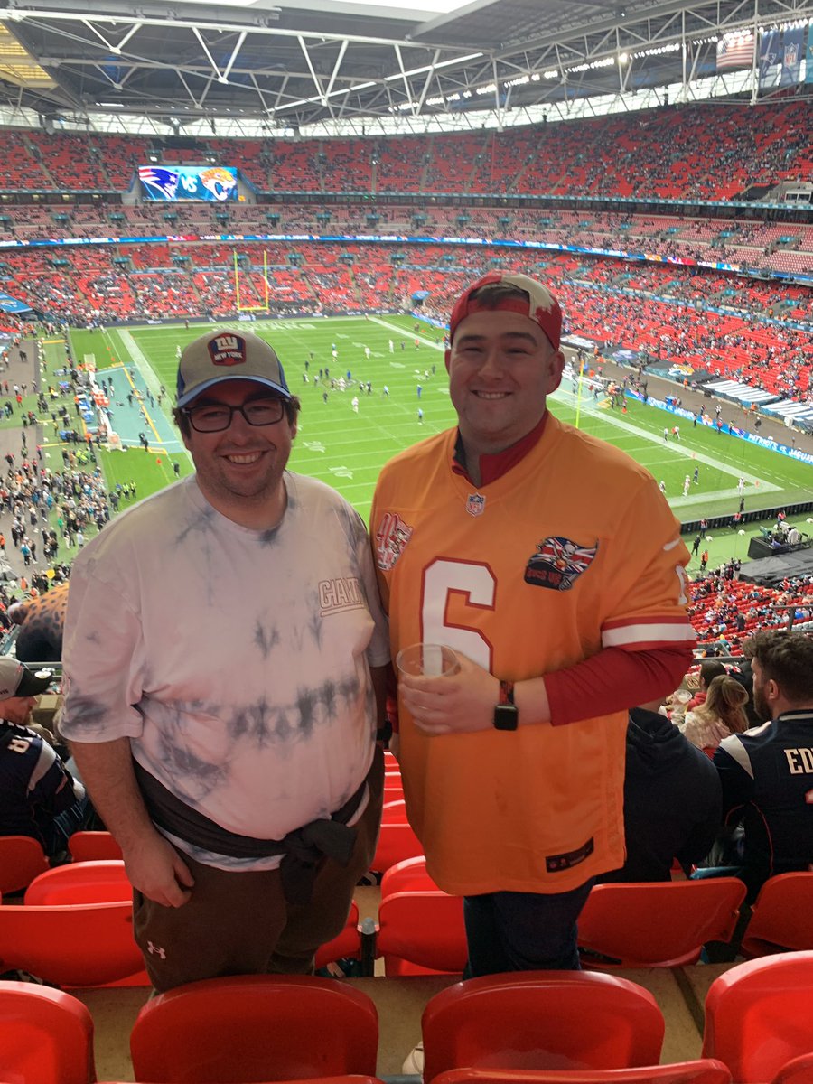 Beavis_14's tweet photo. Game day at Wembley! Gotta rep Bucs and Bucs Uk! 🍻🏈 @BucsUK @Bucca neers https://t.co/sgGFMdv8wb