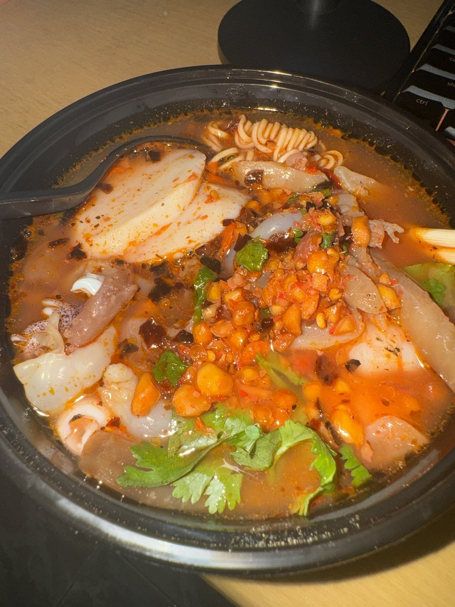 เย็นยายโฟร์ อร่อยมากคับ (ไม่มีไรลง)