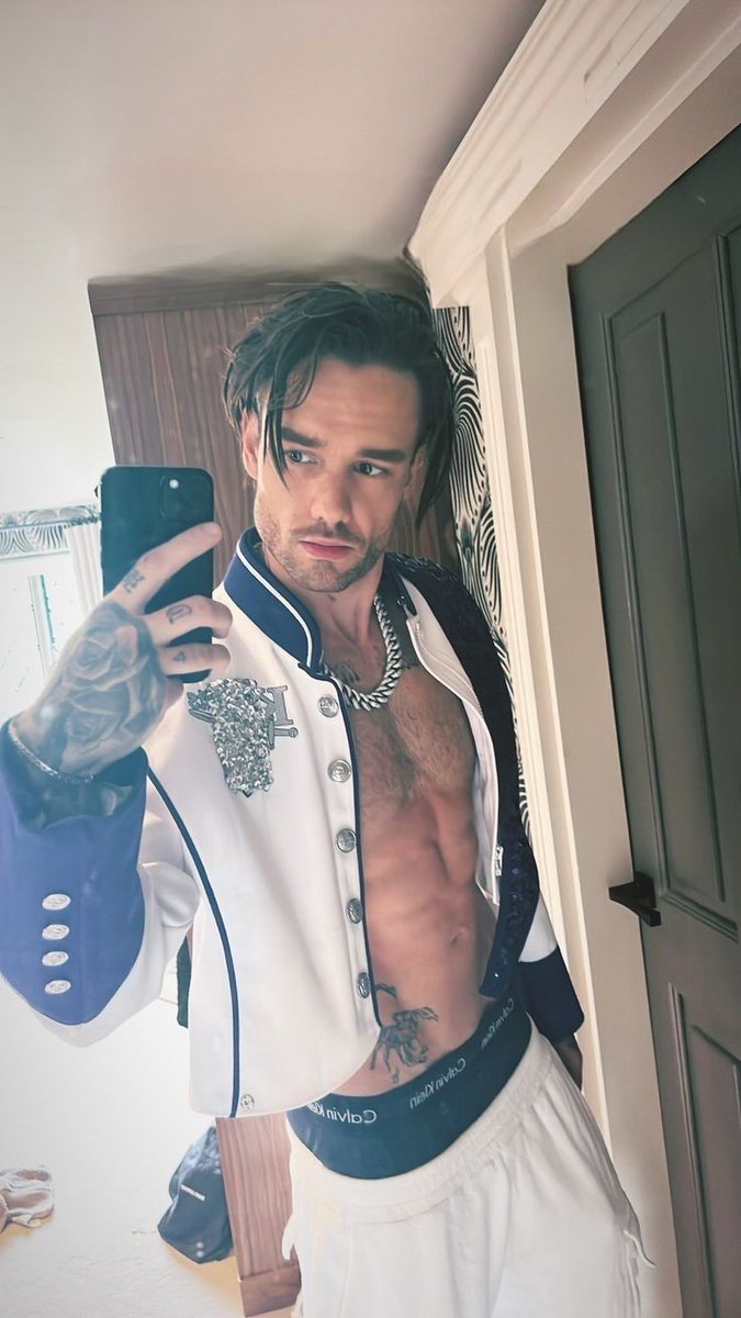 flaviabower1's tweet photo. Liam's body 🦋>>>>
#Liam_Payne #liampaynebody #LiamInOurHearts #LIAMPAYNE https://t.co/adG1W0Bf6Z
