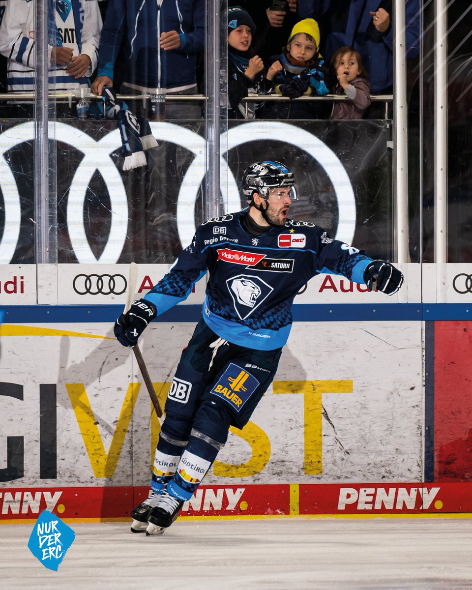 ERCIngolstadt's tweet photo. Start nach Maß: Die Panther nutzen Fehler der Bremerhavener eiskalt aus und gehen mit einer 2:0-Führung in die erste Pause.
Weiter so! 💙🤍

#INGBHV https://t.co/PB09qtJRYJ