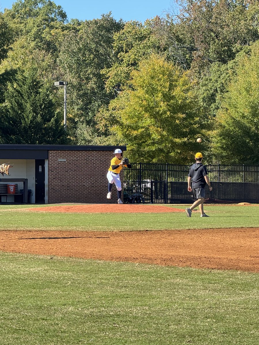 Chase_Allen8's tweet photo. Thank you to Coach Seldon @jacobselden_9 and all of the coaching staff for hosting a great day at the RMC camp yesterday. @RMCJackets https://t.co/PkjtPdSm8I