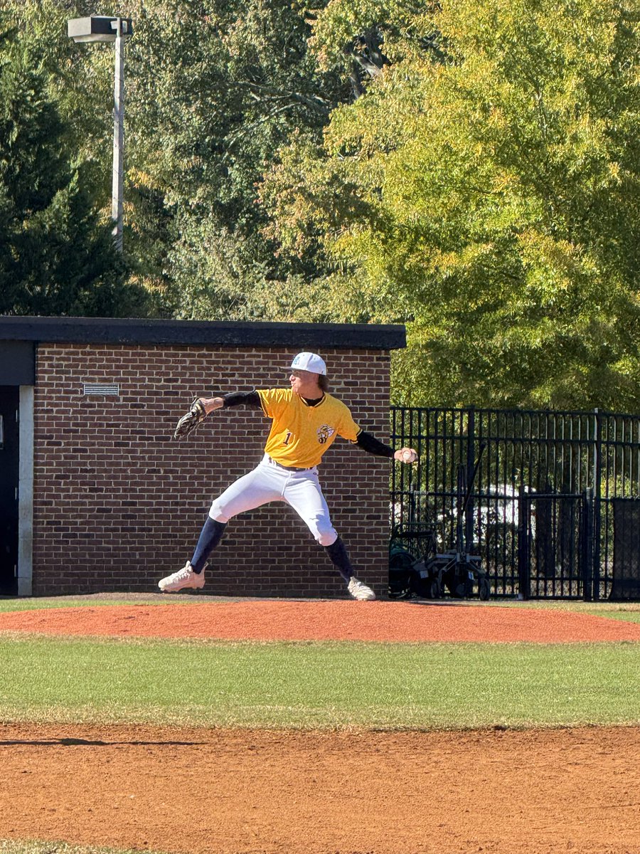 Chase_Allen8's tweet photo. Thank you to Coach Seldon @jacobselden_9 and all of the coaching staff for hosting a great day at the RMC camp yesterday. @RMCJackets https://t.co/PkjtPdSm8I