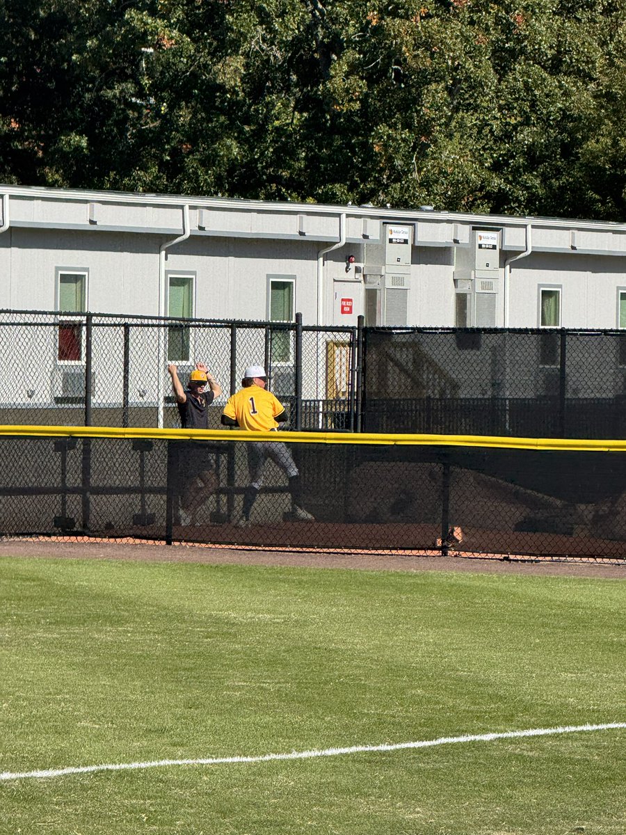 Chase_Allen8's tweet photo. Thank you to Coach Seldon @jacobselden_9 and all of the coaching staff for hosting a great day at the RMC camp yesterday. @RMCJackets https://t.co/PkjtPdSm8I