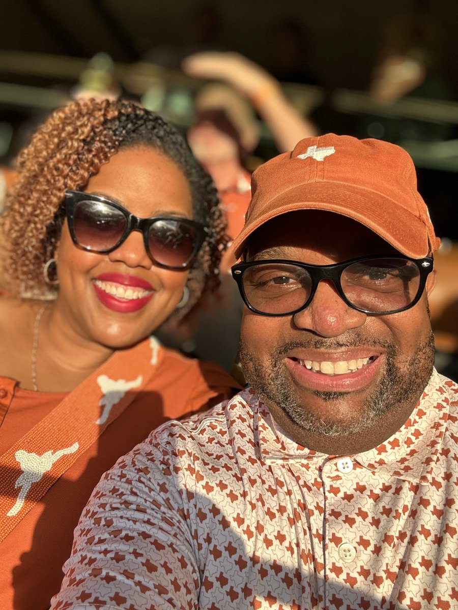 amills4's tweet image. Night vibes at #DKR! #🤘🏾 #UGAvsTEX #ThisIsTexas #HookEm