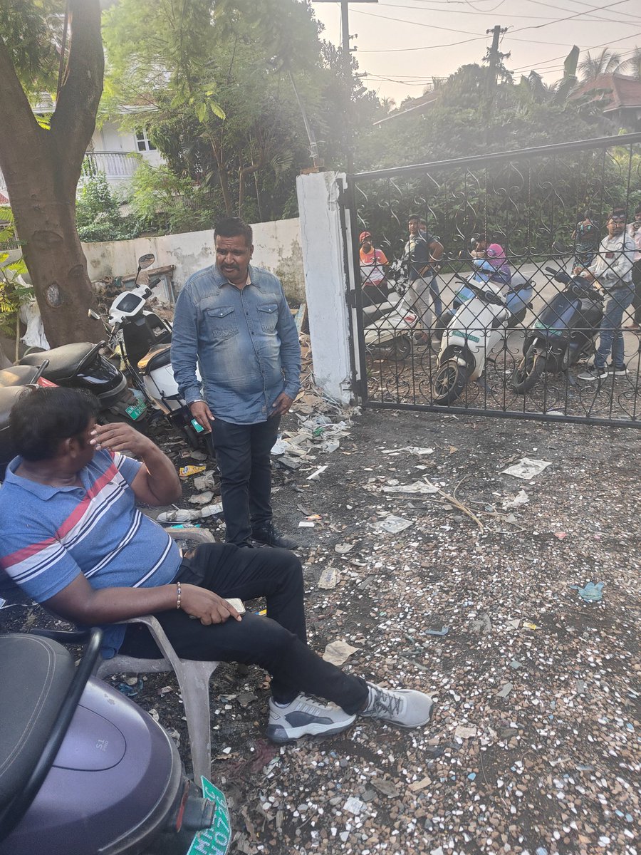 AmolBpl's tweet image. See @kunalkamra88

Ola service appointment ticket 05735050 is scheduled for 2024-10-20 at OLA Experience Centre, Virar-Mumbai and No one is taking a scooter for repair, no job sheet giving. Bouncers are at Center to reply to the customer with weapons.