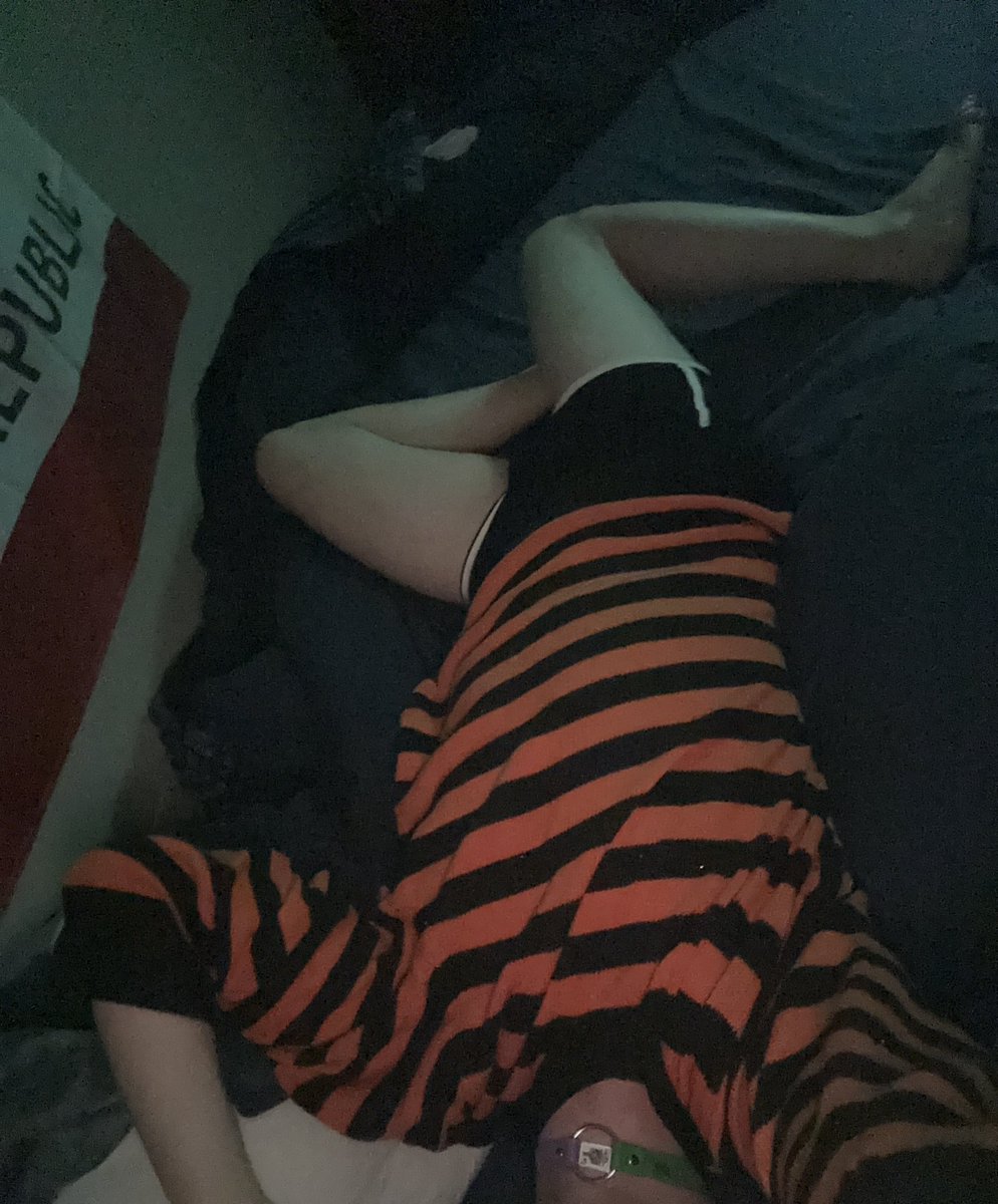 Cuddles ( •̯́ ^ •̯̀)