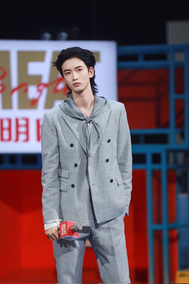 UNINE_INA's tweet photo. 241020 陈宥维工作室Official weibo update.. 

Melihat!  Perwakilan aktor Xiao Chen, online lagi!  Malam ini pukul 21.00, Oriental TV #开播短剧季 ayo terus bersenang-senang bersama!  ​​​​

#UNINE #陈宥维 #ChenYouwei https://t.co/nIupAlTn9v