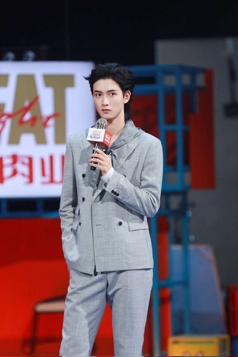 UNINE_INA's tweet photo. 241020 陈宥维工作室Official weibo update.. 

Melihat!  Perwakilan aktor Xiao Chen, online lagi!  Malam ini pukul 21.00, Oriental TV #开播短剧季 ayo terus bersenang-senang bersama!  ​​​​

#UNINE #陈宥维 #ChenYouwei https://t.co/nIupAlTn9v