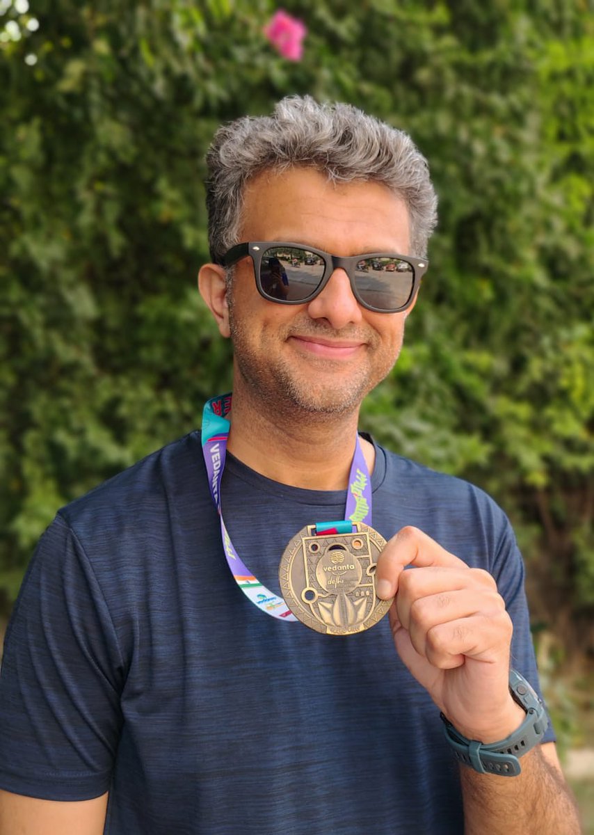 jugalrp's tweet photo. The air quality was quite poor...race arrangements were bad tbh and may be this is the last time one runs in one of the world's most polluted cities but what a marathon does is - it helps you answer ~ How far are you willing to push yourself to achieve your goal? #VDHM24

(Cont) https://t.co/x1Wayw7eNX