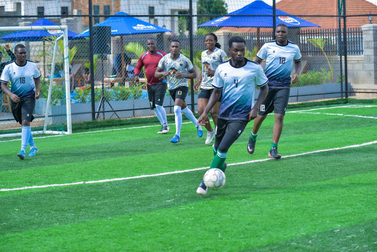 KarereGiants's tweet photo. The break's on, but the passion stays!
Take us back to the Khosa league 

#KhosaLeagueSeason6 
#KarereGiants 
#KigeziHighSchool 

@TheKhosaLeague 
@Westernalumnile @bruno_akampa @AlfredKabuchu @BrianKawalya1 @omuhingokazi https://t.co/pLg3RhEIjT