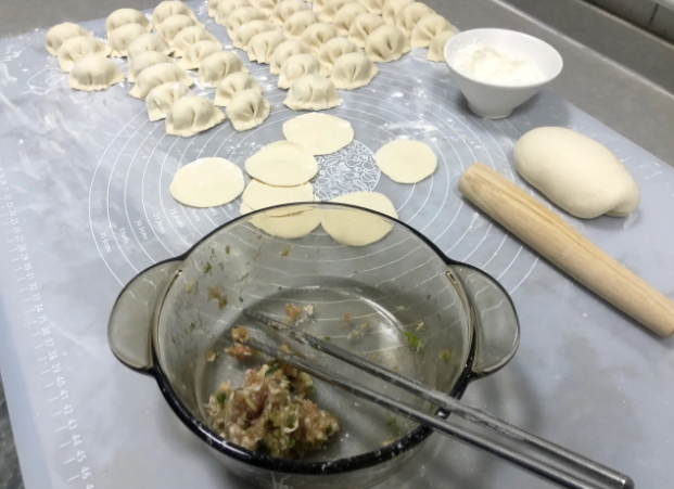 少し遅いですが本当に美味しいです。
お母さんの手作りは素晴らしいですね。 😀
世界でいいのはお母さんだけ😘😘😘😘