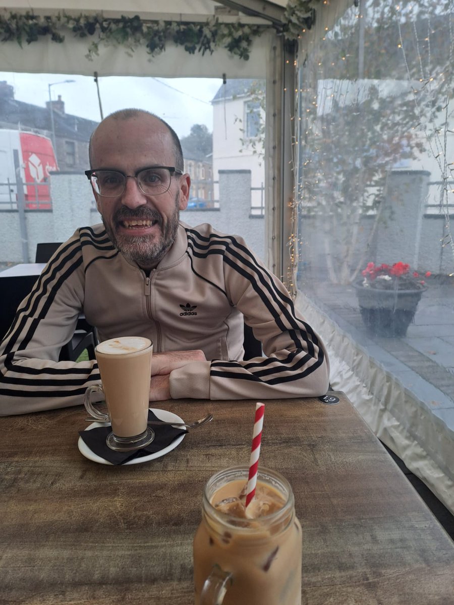 PatCondron's tweet photo. Quieter one this weekend and taking it somewhat easier to recharge after a busy few weekends...Still knocking the miles in and as always...having my brew...laying off the cake though as I've a tunnocks caramel wafer with my name on it waiting in the house...#teamrecovery https://t.co/ysrQQgUkKu