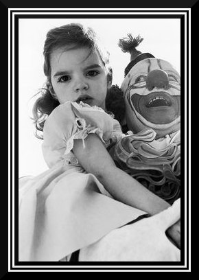 iShowTunes's tweet image. #LizaMinnelli as a child, in the arms of #BozoTheClown/#PintoColvig, at a children's #Easter party in #Hollywood (1949). 🤡