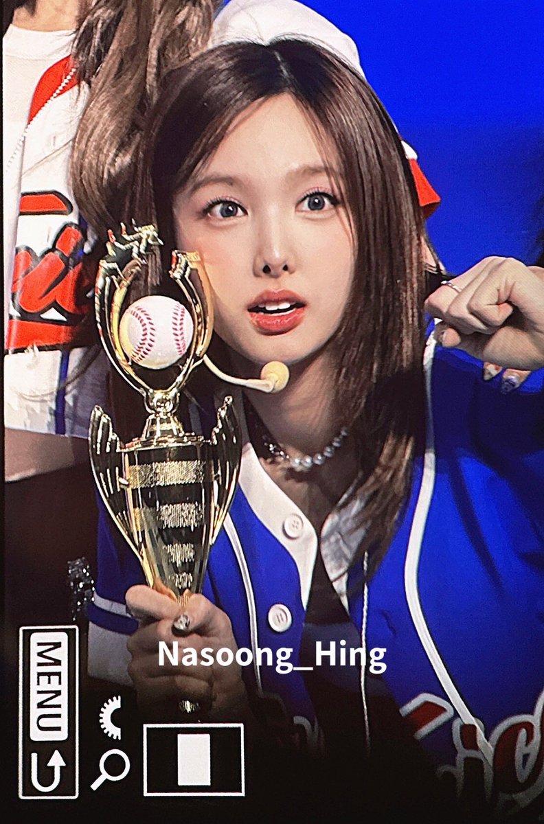 Blueming_922's tweet photo. 241020 귀여둥일등🏅🩵
#TWICE_9TH_ANNIVERSARY
#트와이스 #TWICE #나연 #NAYEON  #ナヨン https://t.co/L1T0mPPsIM