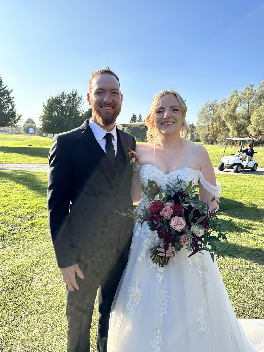 ReverendMaureen's tweet photo. Congratulations to Mark and Emily🩷
#imarryu https://t.co/Iot1Iwj6pq