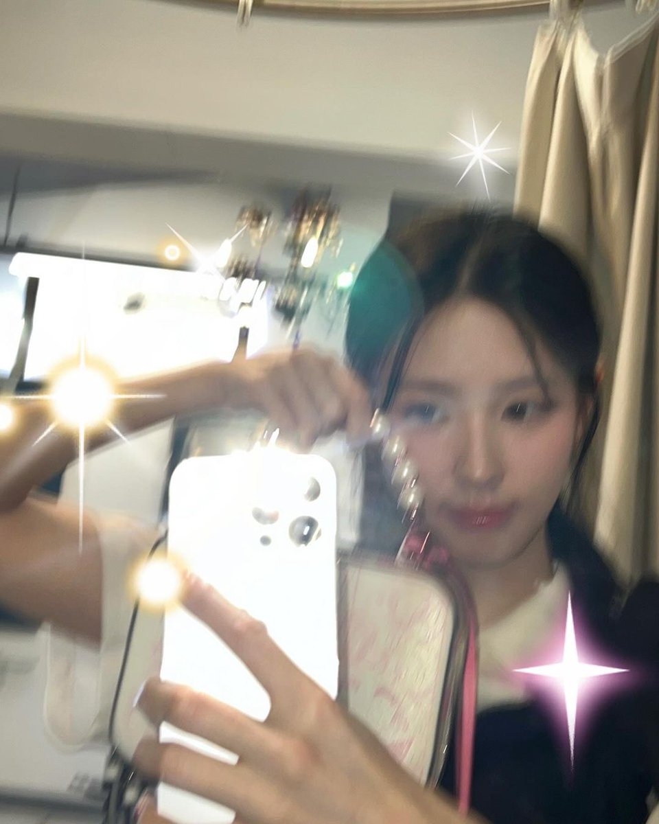 Auch, caught in the mirror's magic! 🌟🪞