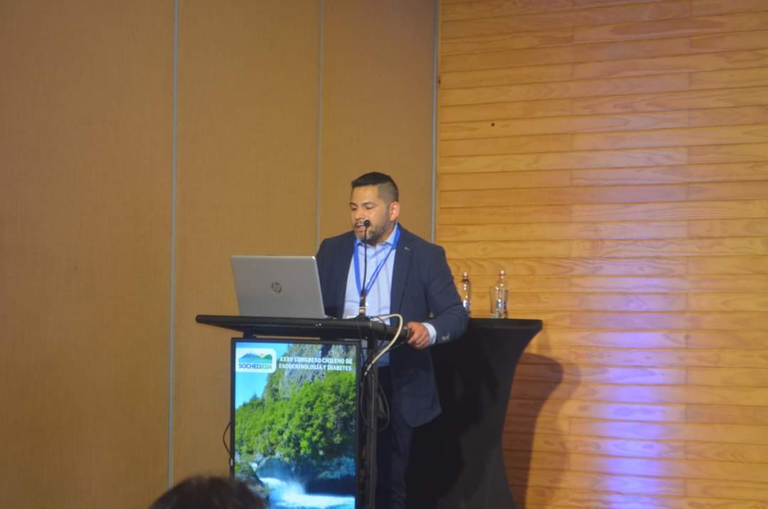 Dr. Antonio Zapata desarrolló la presentación "Vejez exitosa en pacientes trans".

#Endocrinología #Diabetes #SOCHED #CongresoSOCHED2024