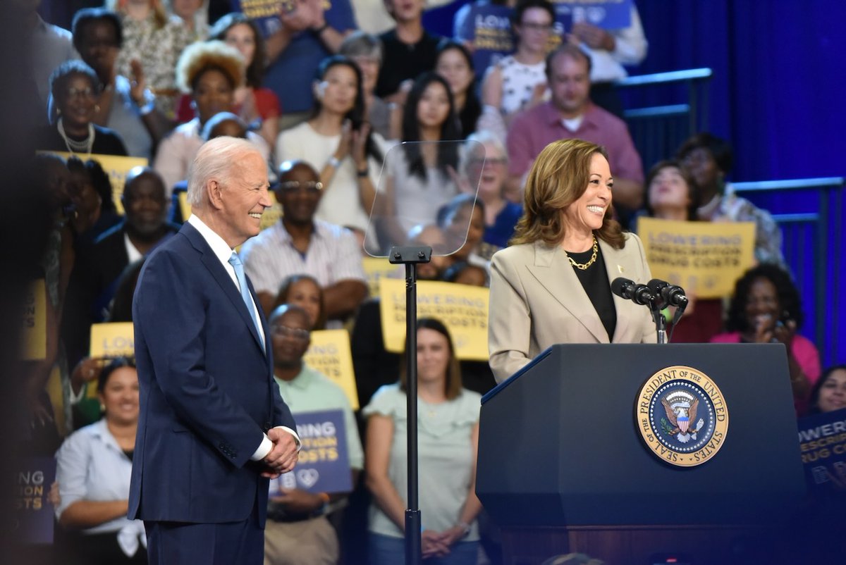 GovWesMoore's tweet photo. Happy birthday to our amazing @VP!

From announcing action to lower costs for homebuyers last year in Bowie to announcing lower prescription drug costs a few months ago in Prince George's, you're always bringing good news to Maryland, and we're grateful for you. Thank you, MVP. https://t.co/D98RWKSTab