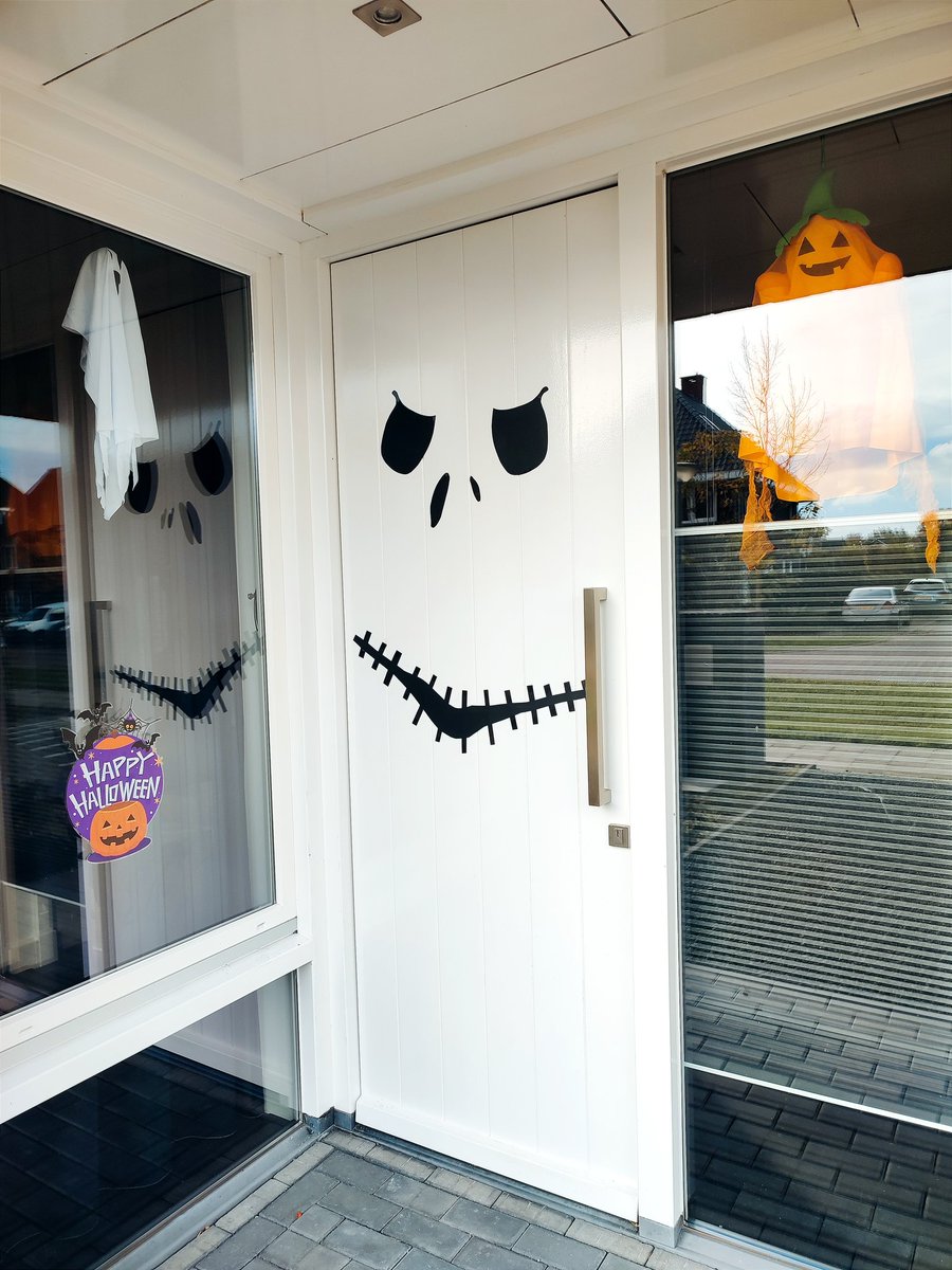 kezmaster's tweet photo. #Halloween https://t.co/iKBWE3CQmM