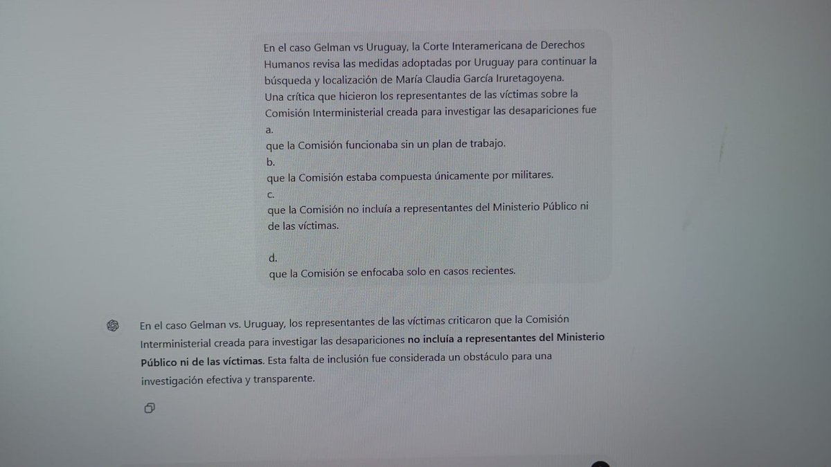 mlozanomadrid's tweet photo. El simple ejercicio en ChatGPT coincide con la respuesta dada por los discentes y declara incorrecta la opción de la @Ejrlbnet ¿que supone uno? https://t.co/6frHqEqpJm