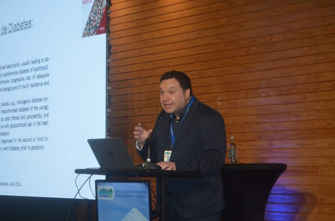 Dr. Esteban Pinto efectuó la presentación "Diabetes post pancreatectomía parcial y total".

#Diabetes #Endocrinología #SOCHED #CongresoSOCHED2024