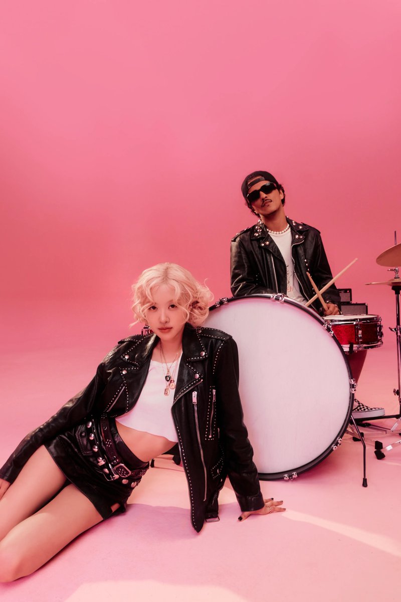 ROSÉ sets a new record for the biggest streaming day by a K-pop female artist, with "APT." with 10,187,478 streams.