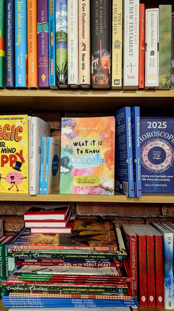 Absolutely delighted to announce that 'What It Is To Know Colour' is now available from <a href="/NantwichBook/">Nantwich Bookshop</a>! 

It's such a surreal experience witnessing my debut book being put on the bookshelves of real bookshops amongst so many other amazing authors. 🥰🥹