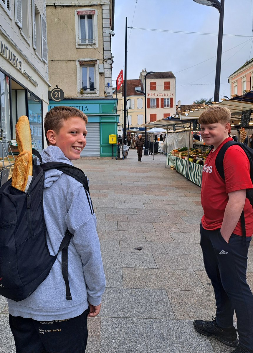 BHCS MFL Faculty tweet media