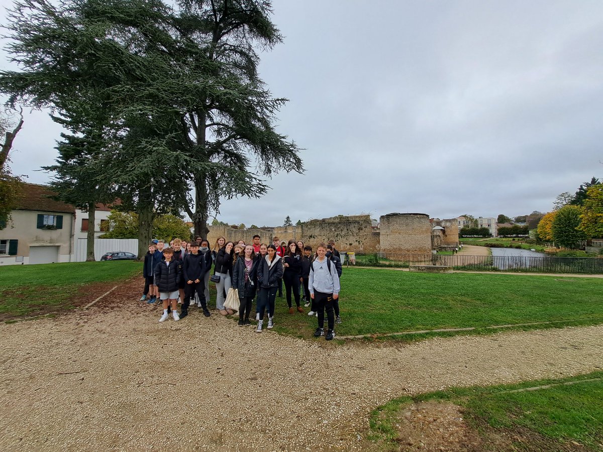 BHCS MFL Faculty tweet media