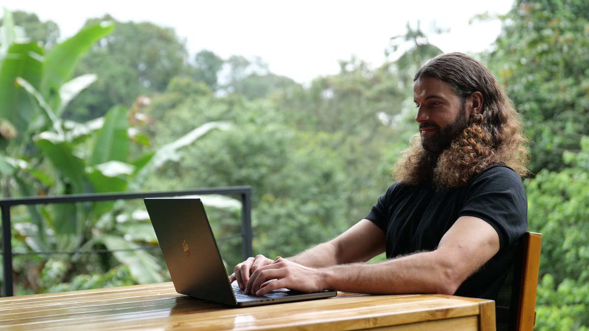 The single most powerful habit for personal and business growth: 

Monthly Personal Board Meetings. 

This system has helped me scale from 0 to $1,100,000 monthly recurring revenue within 2 years. 

Here’s how it works: