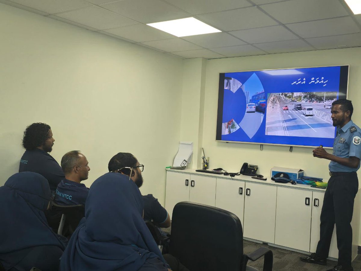 އެމް.ޓީ.ސީ.ސީ ގައި މަސައްކަތް ކުރައްވާ މުވައްޒަފުންނަށް  ހާއްސަކޮށް ކުރިއަށް ގެންދިޔަ މަގުމަތީގެ ސަލާމަތާ ރައްކާތެރިކަމާ ގުޅޭ ޝެޝަނުގެ ތެރެއިން…މި ޝެޝަނުގައި ޖުމްލަ  18 މުވައްޒަފުން ބައިވެރިވެފައިވޭ… 
ރައްކާ2024