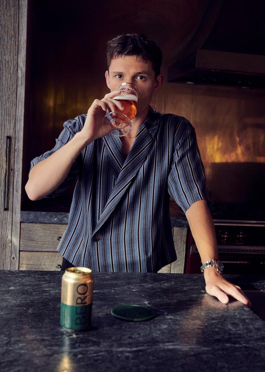 domholland's tweet photo. My latest blog, "Drying Out..." is now available, click the link below

👇👇👇

https://t.co/J48Ac0vdy2

#takesonlife #dominicholland #blog #patreon #berobrewing #tomholland #nonalcoholicbeer #samholland #harryholland #paddyholland #comedian @berobrewing https://t.co/ZCJe13yoQ0