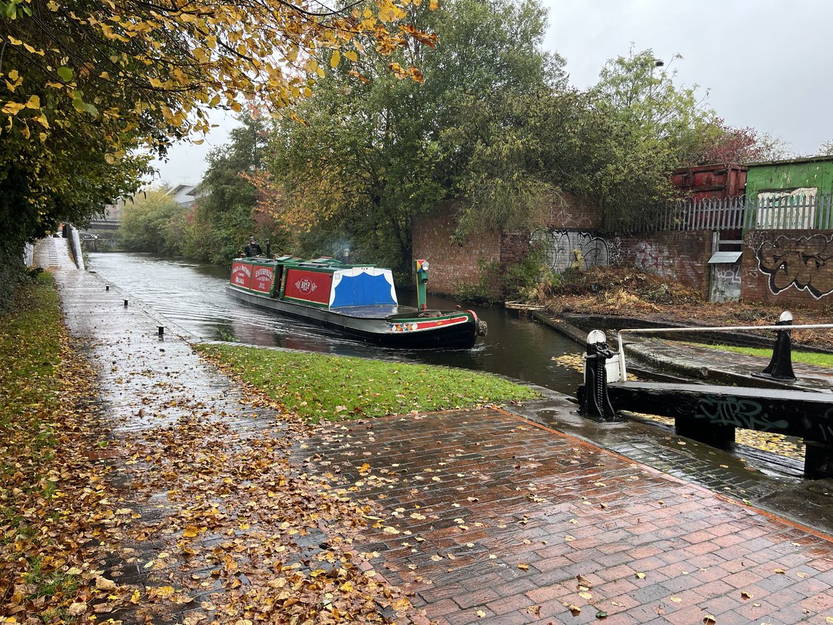 BCN Society (@bcnsociety) on Twitter photo Soggy and autumnal morning helping historic tug Enterprise down Farmer’s Bridge and Aston flights. <a href="/NatHistShips/">National Historic Ships UK</a> Soggy and autumnal morning helping historic tug Enterprise down Farmer’s Bridge and Aston flights. <a href="/NatHistShips/">National Historic Ships UK</a>