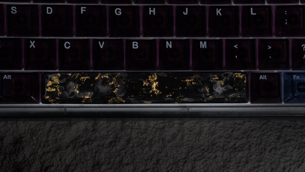 ShopKaboki's tweet photo. 🎉 Welcome to Kaboki! 🎉
We’re revolutionising keycaps with chopped carbon fiber, crafted like supercars! 
🔑 4 collections: 3K, 25K, Gold, &amp; UV
💻 Cherry Profile
🔔 Currently producing 1U &amp; 6.25U keycaps only

Join our Discord for more updates!👇
👉 https://t.co/fV96nC58J6 https://t.co/bjLPWGb4fs