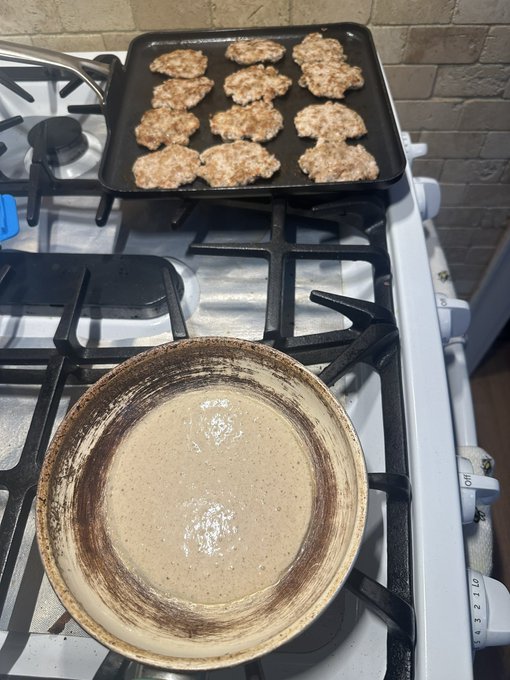 Handmade sausage Pattie&rsquo;s and pancakes for breakfast! What&rsquo;s your favorite breakfast meal??! https://t<a href="/tag/bondage"class="tags"><span>#bondage</span></a><a href="/tag/hom"class="tags"><span>#hom</span></a>