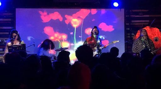 PrincePalu's tweet photo. Hey friends, I got to see @laluzers at @barleritzpdb and wrote about it. Have a read here on the @CJLO1690AM  website https://t.co/gD4540Nr9F 🛸🌺🌼🌸🪐🌟💫🍮 https://t.co/SXUUuGVRyX