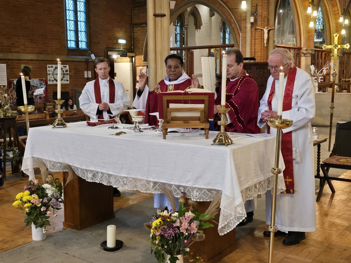 Four vicars and four candles! What a wonderful Patronal service we had this morning at St Luke’s. It was lovely to see Fr Peter, Caroline and their sweet sons, thank you for coming 🙏 <a href="/TheOutsider40/">Anderson Jeremiah</a> <a href="/dioceseoflondon/">London Diocese</a>
