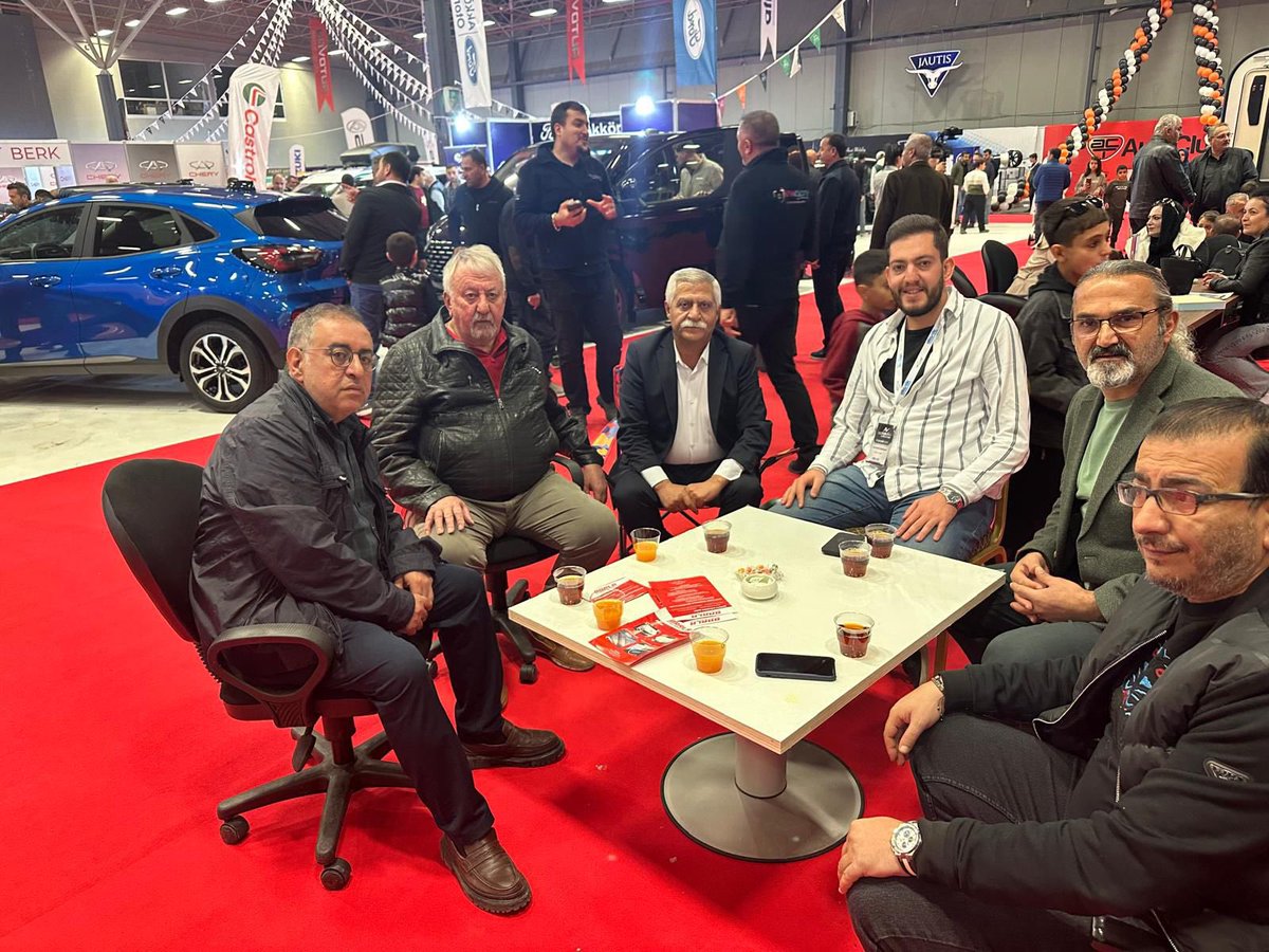 CHP Van İl Başkanı sayın <a href="/bedirhanogluvan/">Seracettin Bedirhanoğlu</a> ve beraberindeki heyet ile AutoVan Otomotiv Fuarında Daniel Karavan standımızı ziyaret ederek samimi temennilerde bulundular. Teşriflerinden ötürü şükranlarımızı sunarız.
<a href="/oskoseoglu/">zeki özköseoğlu</a> <a href="/rasimbytr/">Rasim BAYTAR</a> <a href="/resatyesilagacc/">Reşat Yeşilağaç</a>