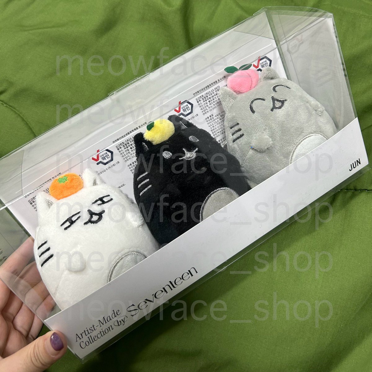 meowface_shop's tweet photo. Artist-made Collection by SEVENTEEN (JUN )

-keyring set // ของครบนะคะมีการ์ดจุนด้วย
✨2800 รวมส่ง ems

‼️ตัวกล่องใสมีรองตำหนินะคะ สนใจทักมาขอดูรูปเพิ่มเติมได้ค่า
#ตลาดนัดสวนแครอท #ตลาดนัดseventeen https://t.co/vmnnwgApuT