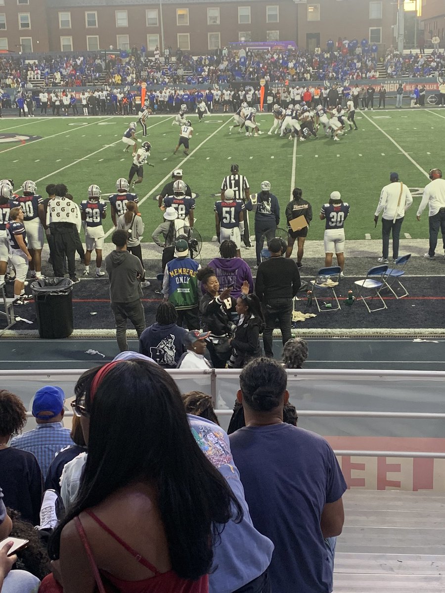 Much ❤️ to my guy Jonathan Martin, my wife’s fav anchor. Former anchor in Nashville, now anchors the 4pm in Atlanta, <a href="/11AliveNews/">11Alive News</a> . Always been a huge supporter of my grandkids in sports.🏈 good hanging out in the DMV at Howards HC #88 was happy to see you! Go Bison 🦬 FB