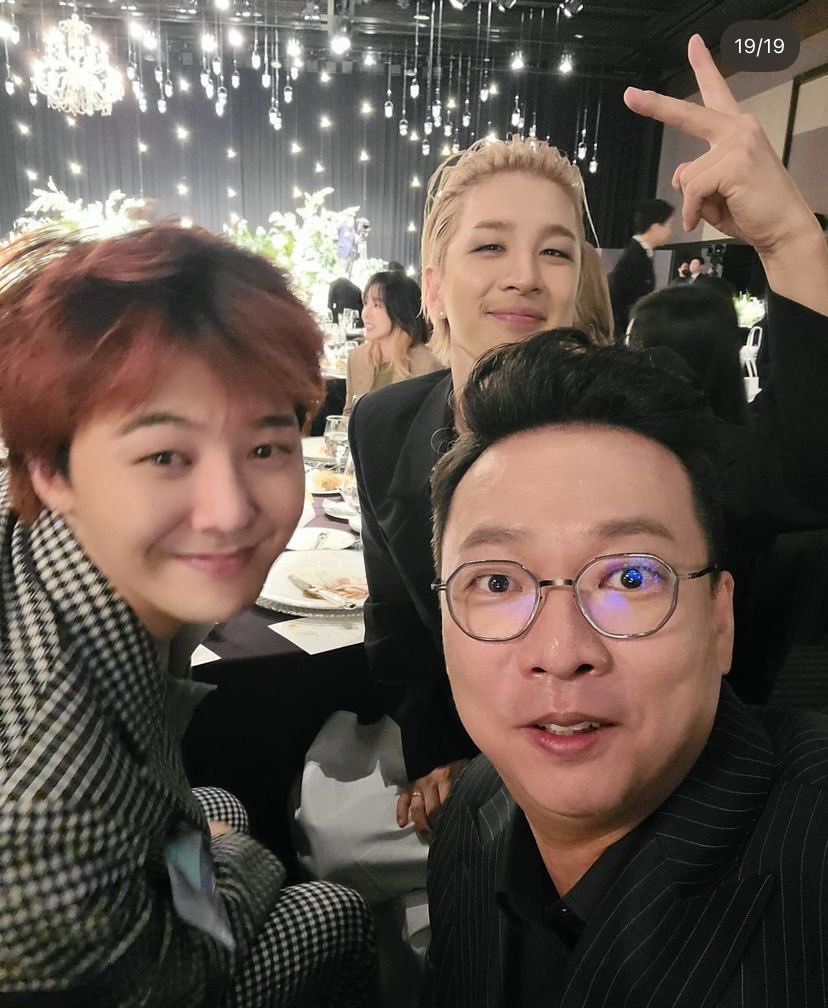 RISEwithSOL's tweet photo. BIGBANG G-DRAGON, 2NE1 Sandara Park, BIGBANG TAEYANG & his wife Actress Min Hyo-rin inside the wedding hall today.   

ctto.  

#TAEYANG #태양 @Realtaeyang