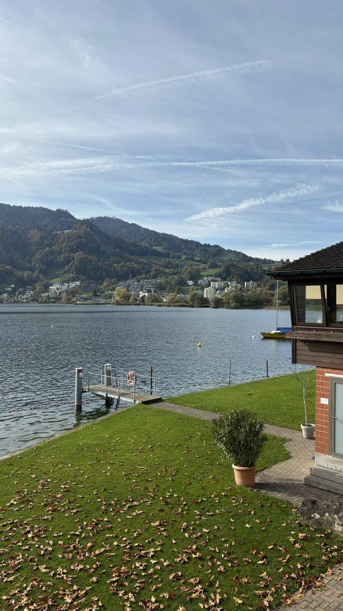 realjoycelopes's tweet photo. Massgeschneidertes Cordonbleu, Pilatus & Sonne. #sundaycandy 🍡 https://t.co/wuuASwtwiq